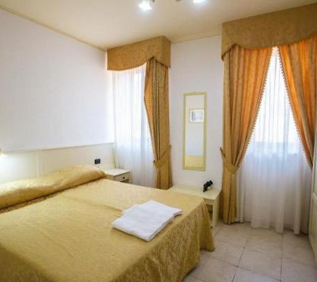 Oz House Bed & Breakfast Scalea Exterior photo